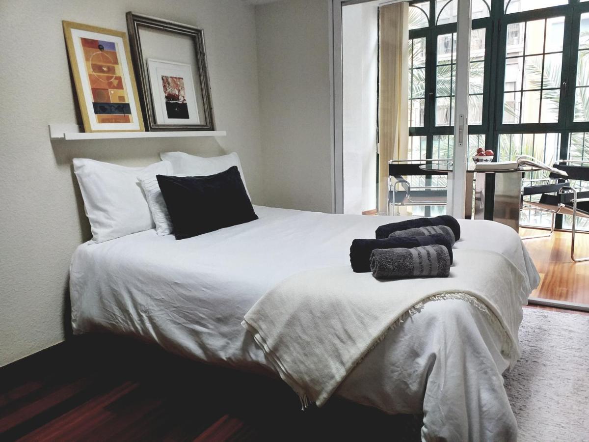 Large Apartment With Large And Sunny Terrace - Garden & Outdoor Gym , Alicante Center Eksteriør bilde