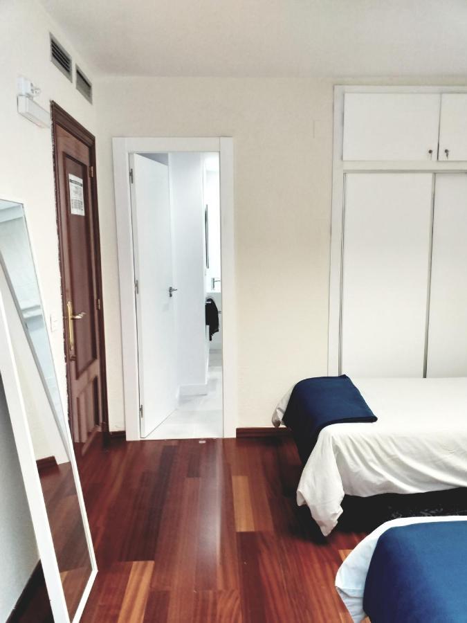 Large Apartment With Large And Sunny Terrace - Garden & Outdoor Gym , Alicante Center Eksteriør bilde