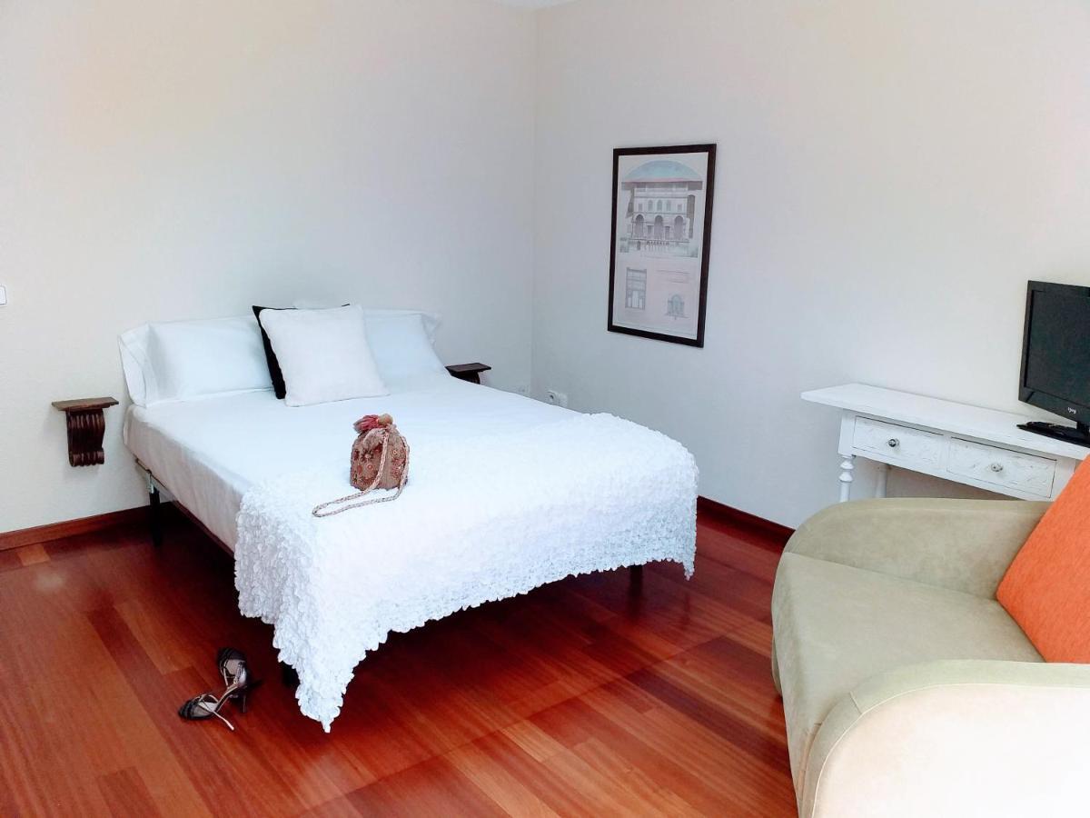 Large Apartment With Large And Sunny Terrace - Garden & Outdoor Gym , Alicante Center Eksteriør bilde
